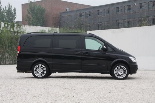 7座奔馳唯雅諾-商務租車