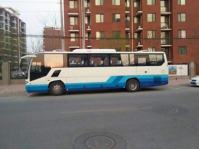 旅游包車-選恒日租車