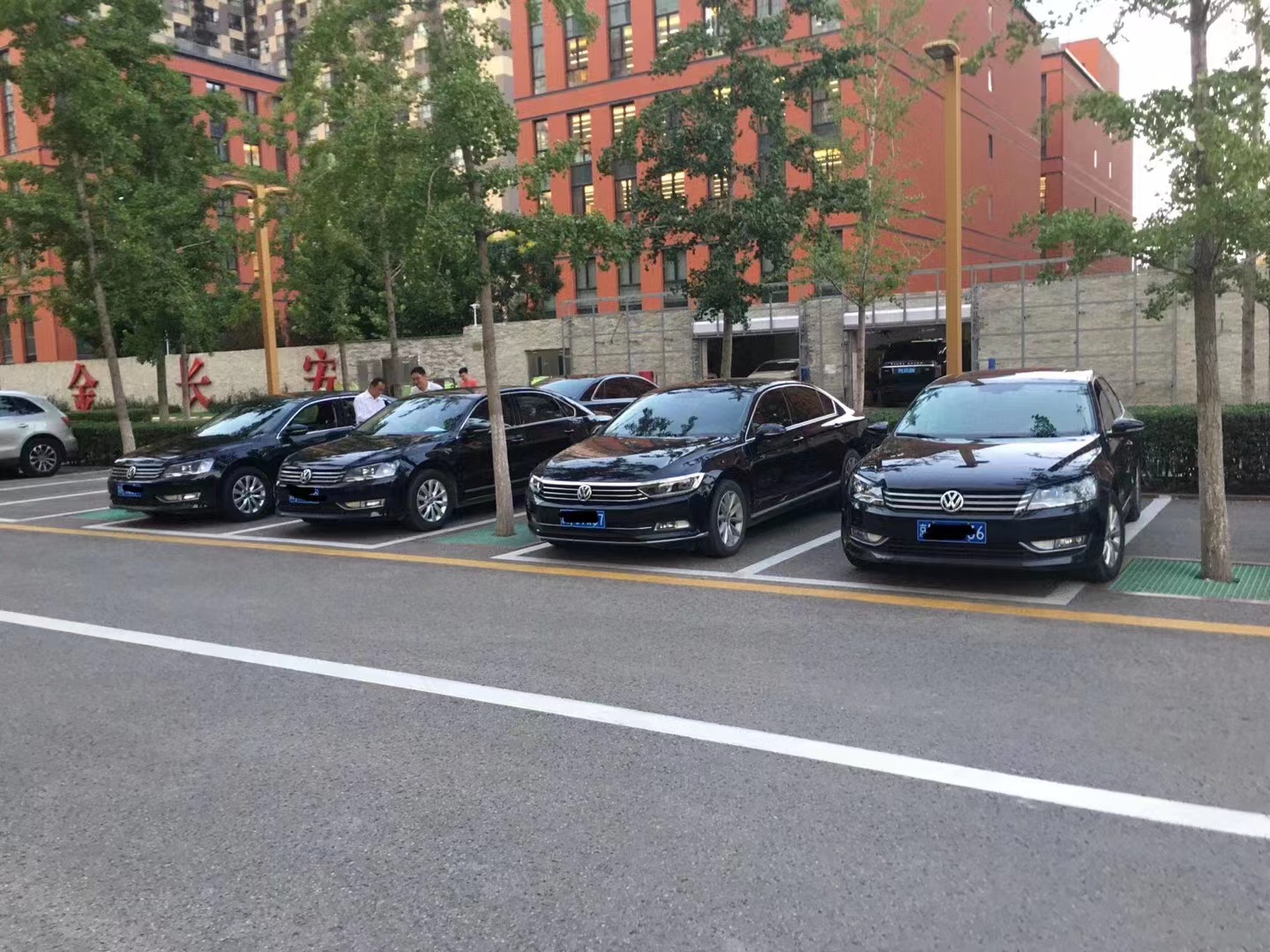 北京商務車出租-北京自駕商務車選恒日租車公司，車型以商務車為主，可定制車型