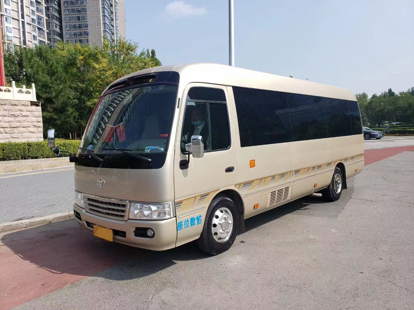 企業(yè)班車選恒日租車公司